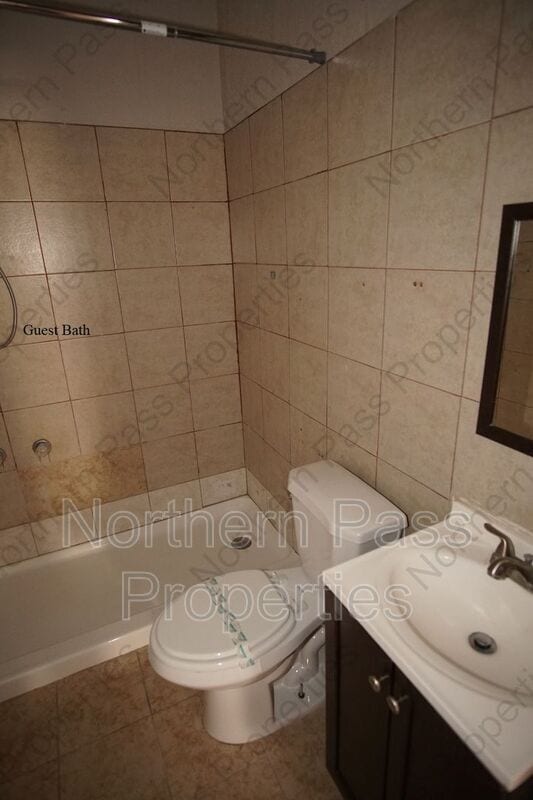 Building Photo - 219 W Rio Grande Ave