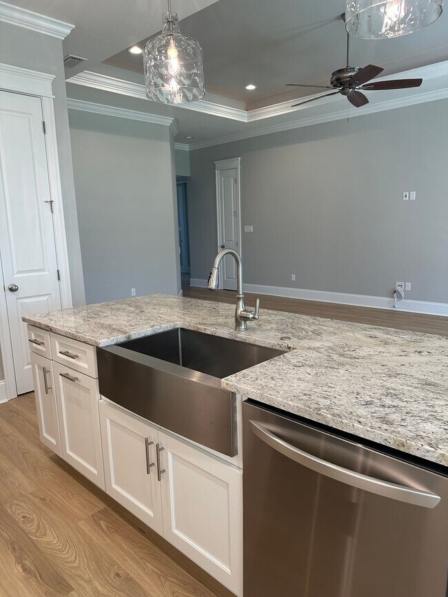 Building Photo - RENT IN FALLSCHASE HOA COMMUNITY, NEW CONS...