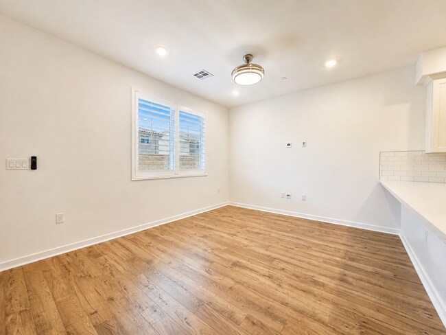 Building Photo - 33221 Opal Glass Dr
