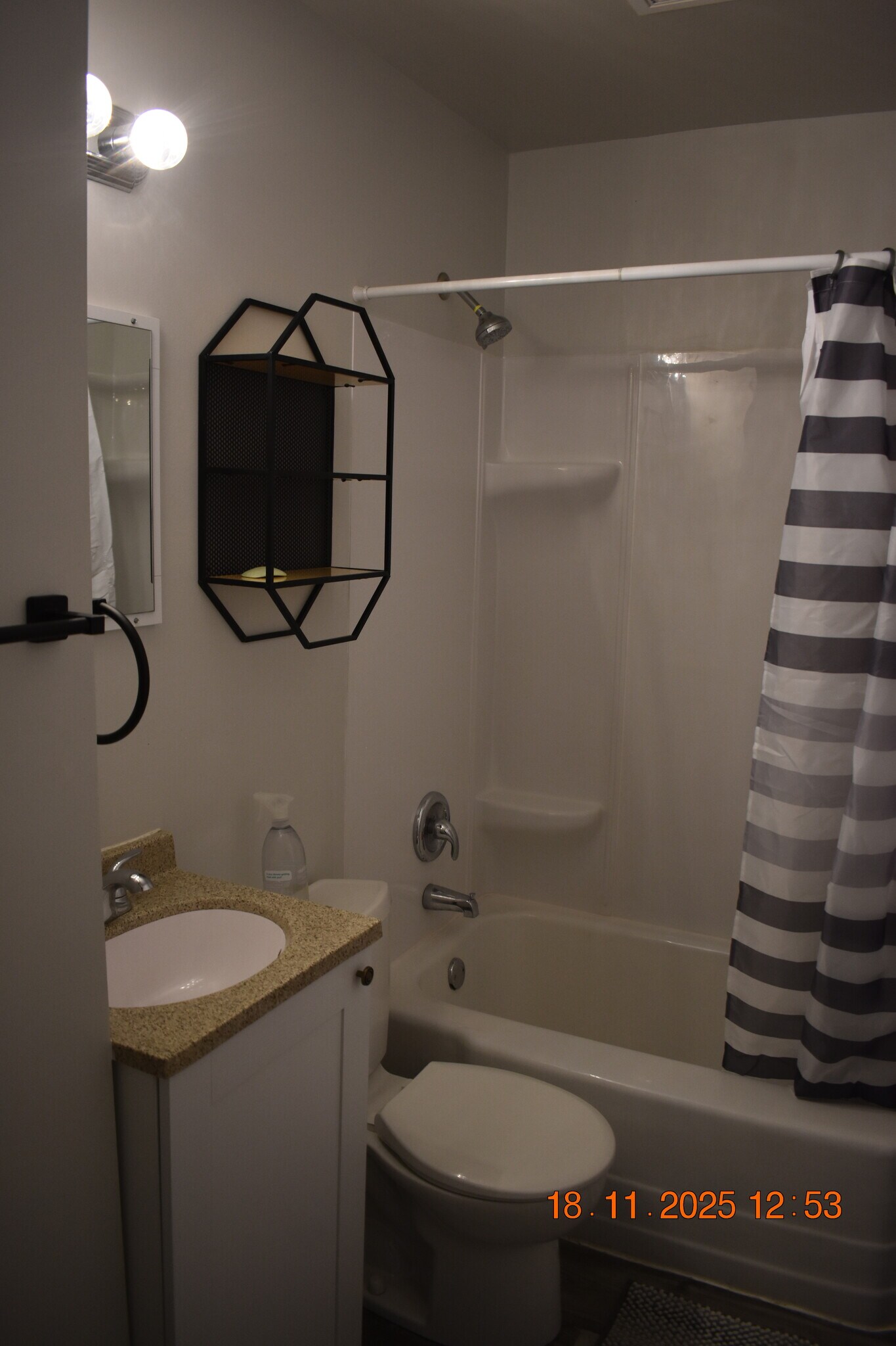 Building Photo - 5321 Pratt St