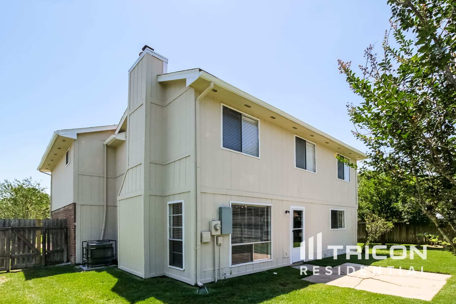 Building Photo - 3738 Xenophon Dr