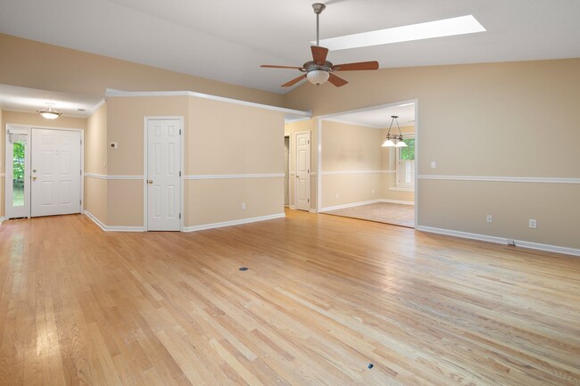 Building Photo - Great House in Southchase