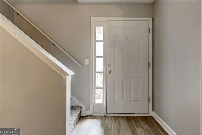 Building Photo - 3790 Benjamin Ct SW