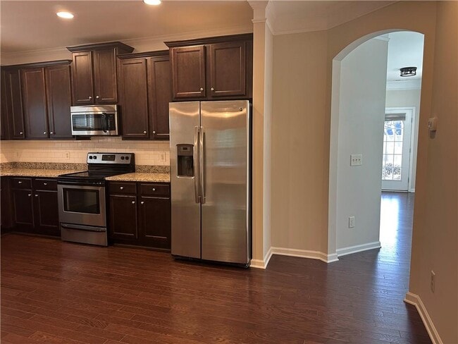 Building Photo - 403 Village View