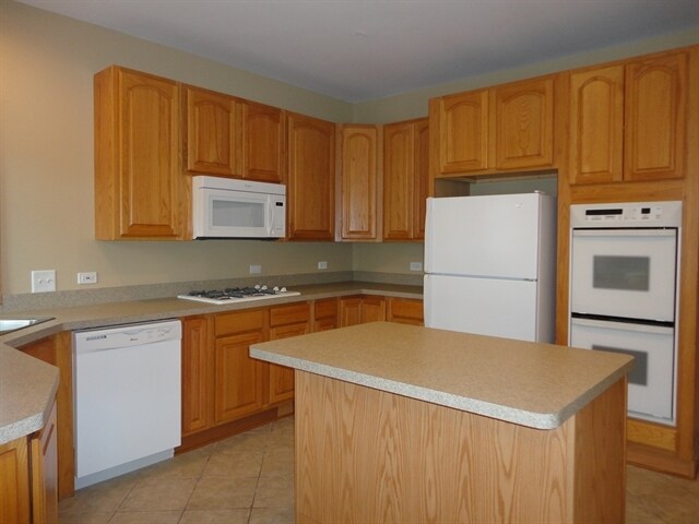 Building Photo - 25002 W Nicklaus Way