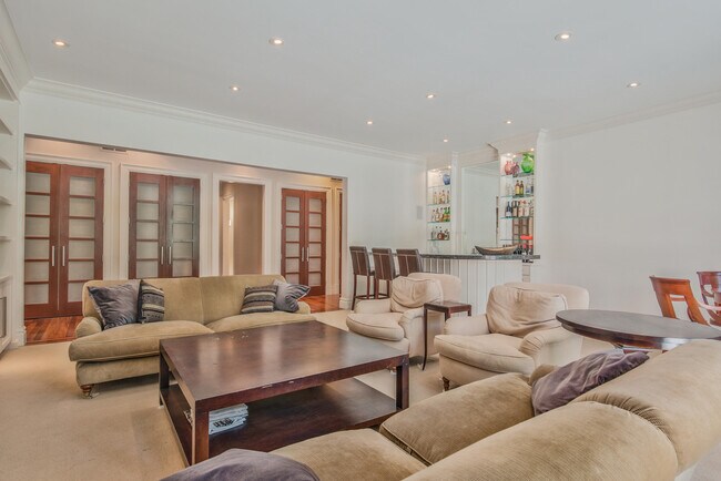 Building Photo - 200 Aspen Rd