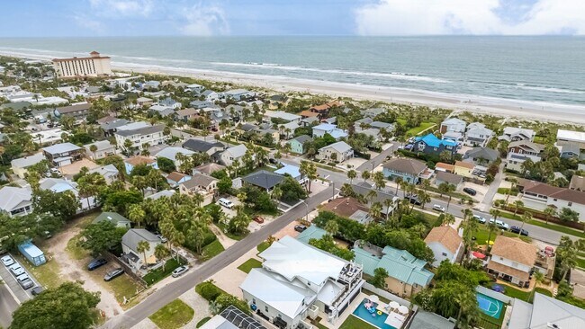 Building Photo - Live Close To The Beach