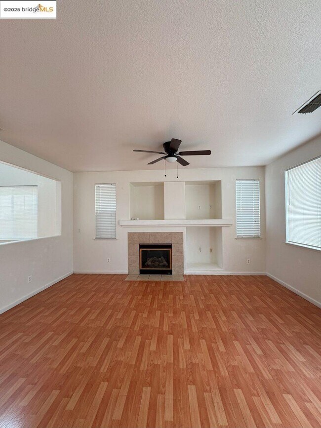 Building Photo - 645 Rockspray Cir