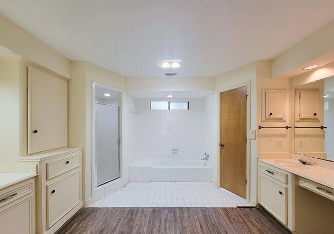 Building Photo - 2810 Thorne Creek Ln