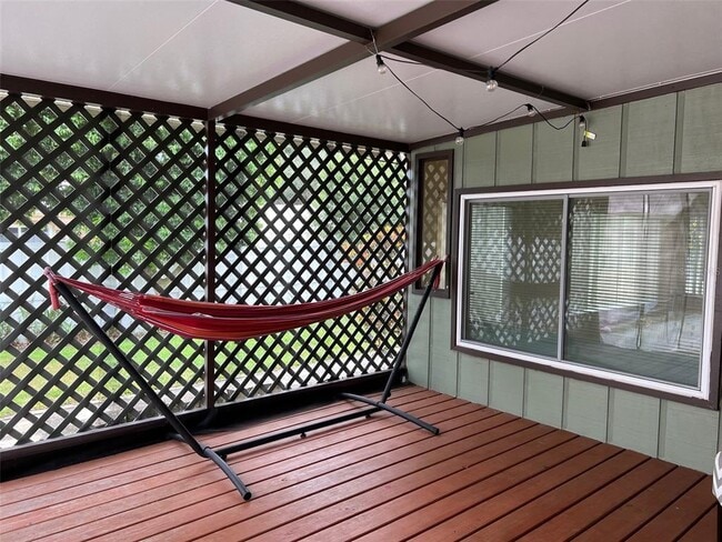 Building Photo - 3270 Causeway Dr