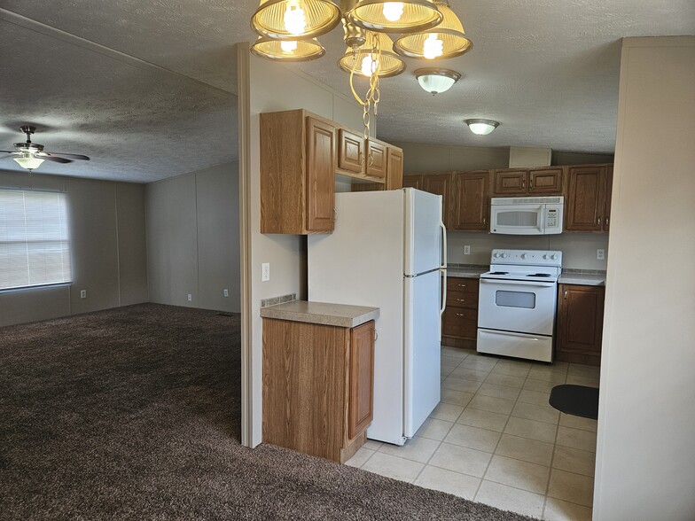 Building Photo - 159 Lynnwood Cir