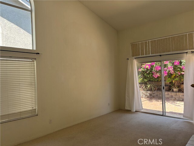 Building Photo - 928 Lotus Cir