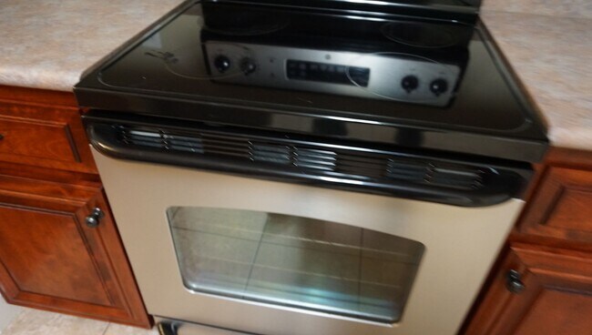 Building Photo - 3406FBarack