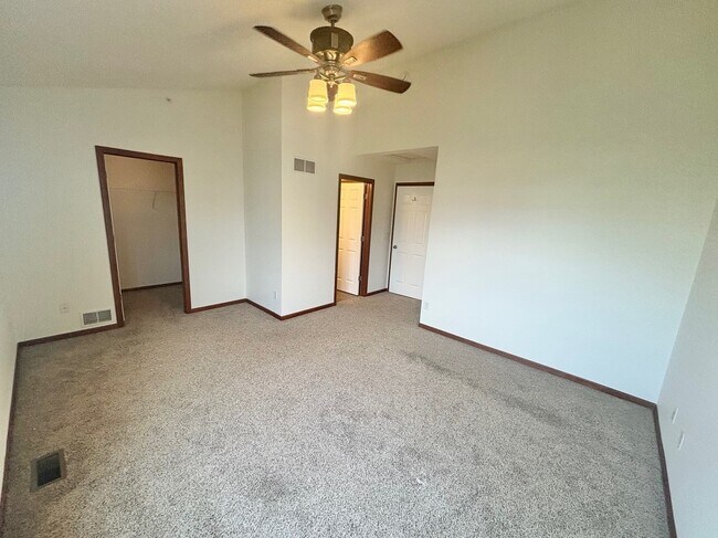 Building Photo - 15573 June Grass Ln