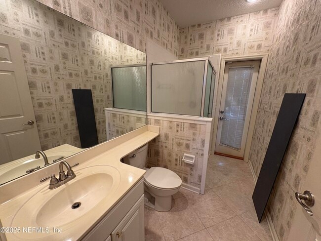 Building Photo - 585 Golden Links Dr
