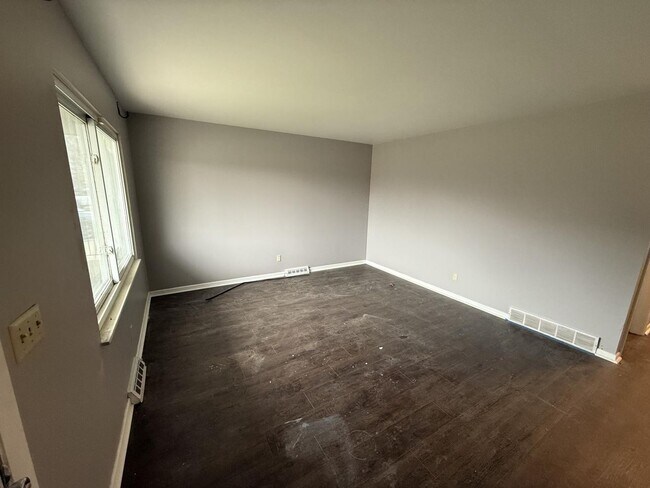 Building Photo - 1324-1326 Fenceway Dr