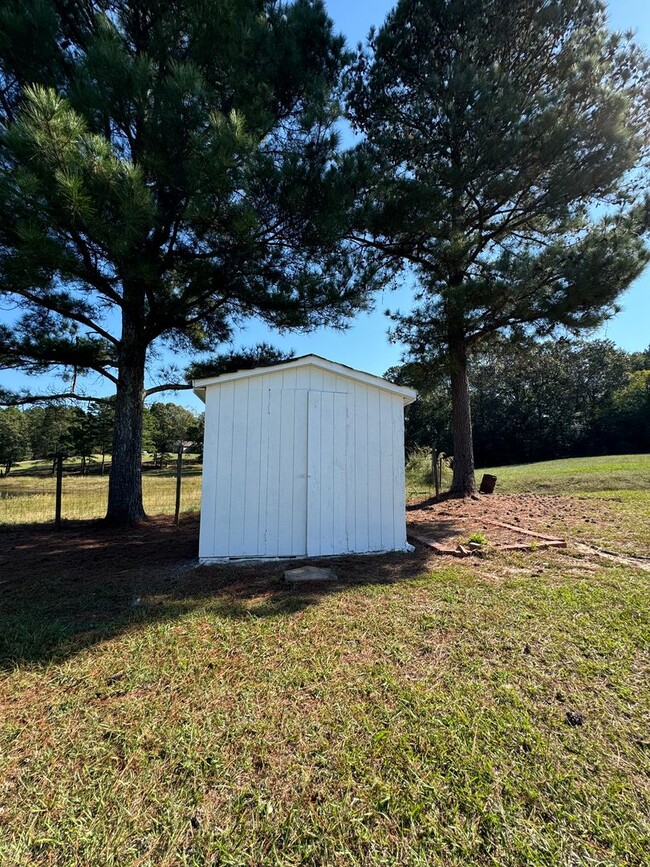 Building Photo - Cozy 3/2 Mobile Home in the Silver Creek A...