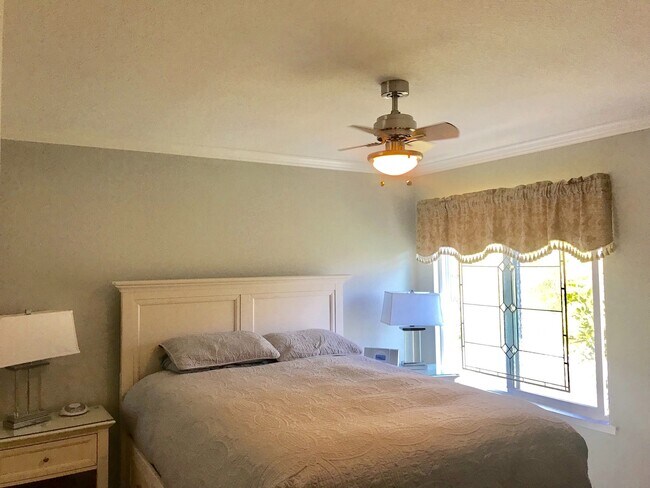 Building Photo - Beautiful View!! 2 Bed/2 Bath Condo, Hayward
