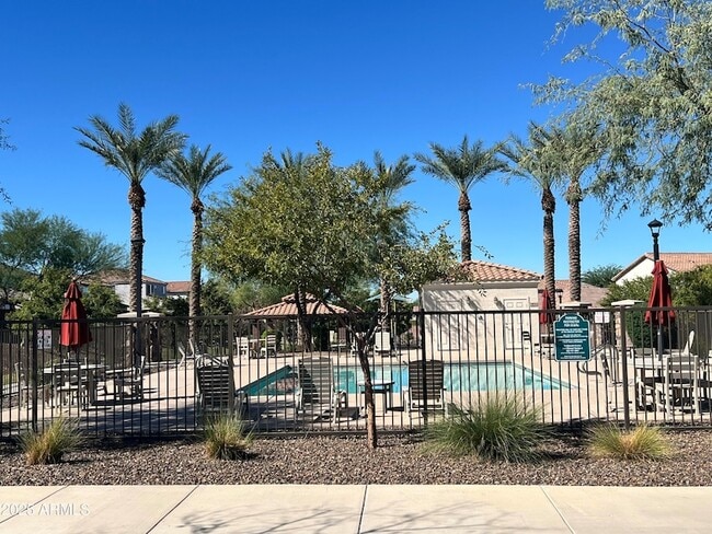 Building Photo - 836 E Constance Wy