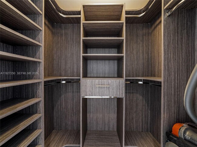 Building Photo - 5300 Paseo Blvd