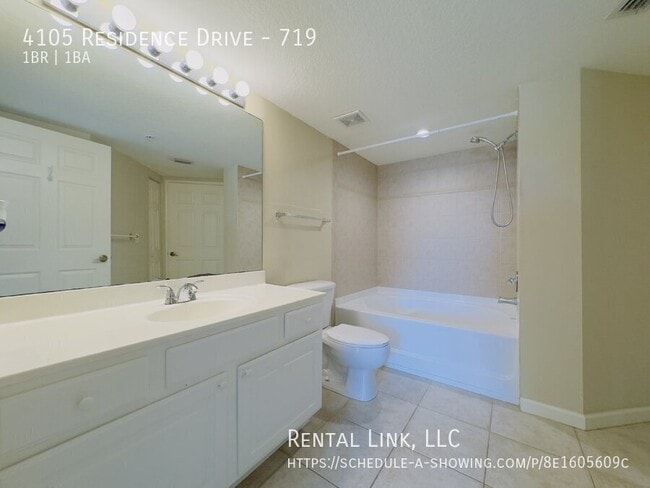 Building Photo - 4105 Residence Drive