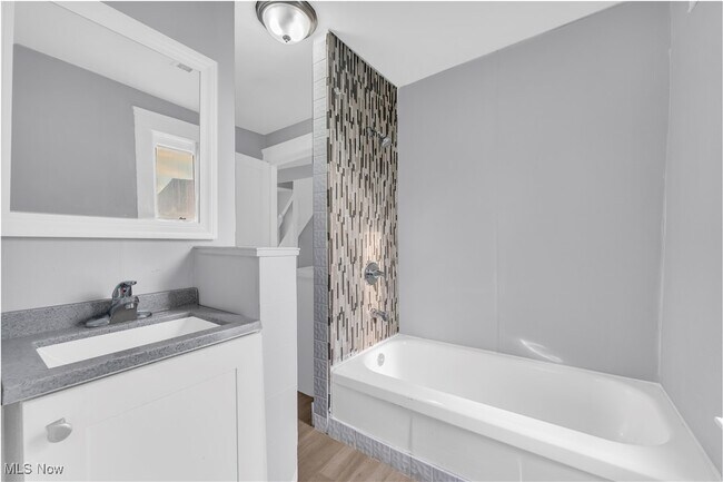 Building Photo - 11702 Brookfield Ave