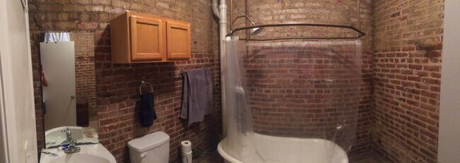 Building Photo - 400 E Clayton St