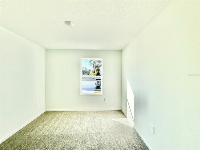 Building Photo - 3783 NE 30th Ter