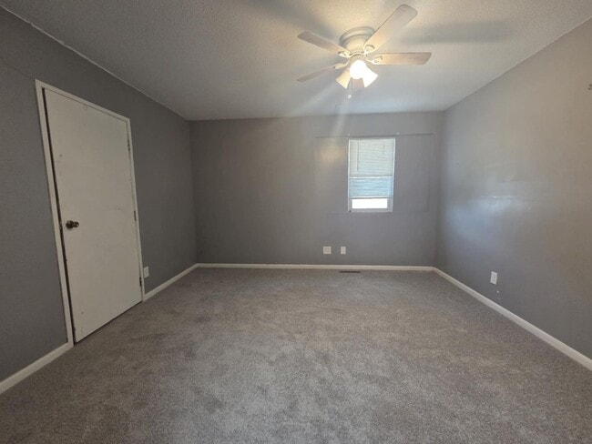 Building Photo - Updated Duplex for Rent
