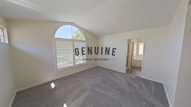 Building Photo - Spacious 3Bd 2.5Ba Home w/Den