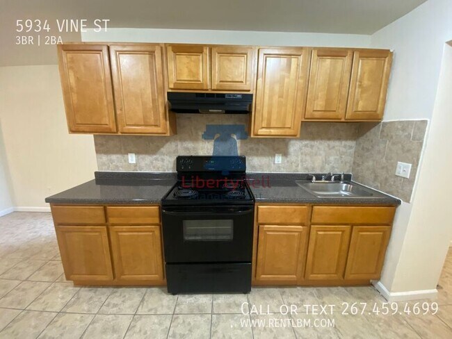 Building Photo - 5934 Vine St