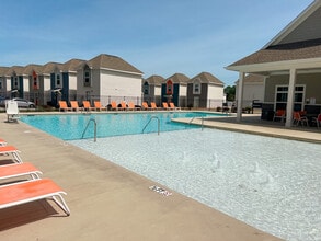 Building Photo - 1980 W Main St