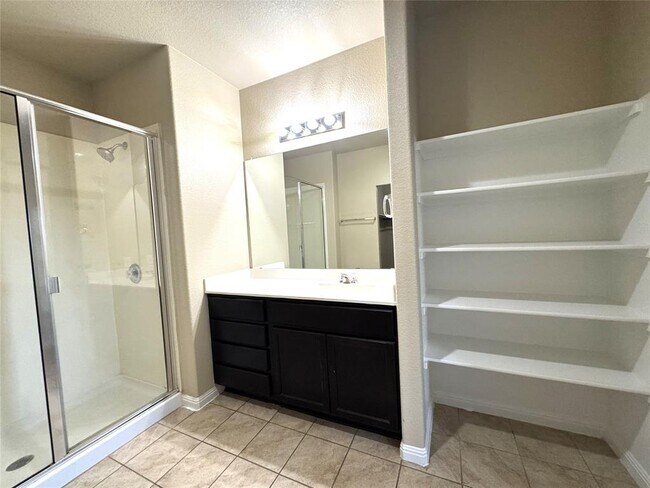 Building Photo - 1429 Maier Dr