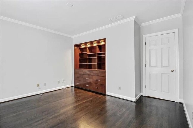 Building Photo - 460 Ivy Park Ln NE