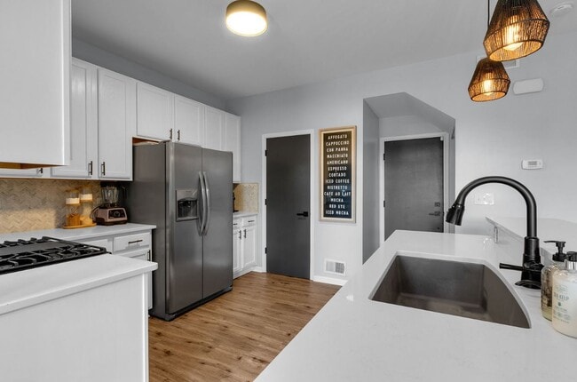 Building Photo - 1221 Courtland Cir