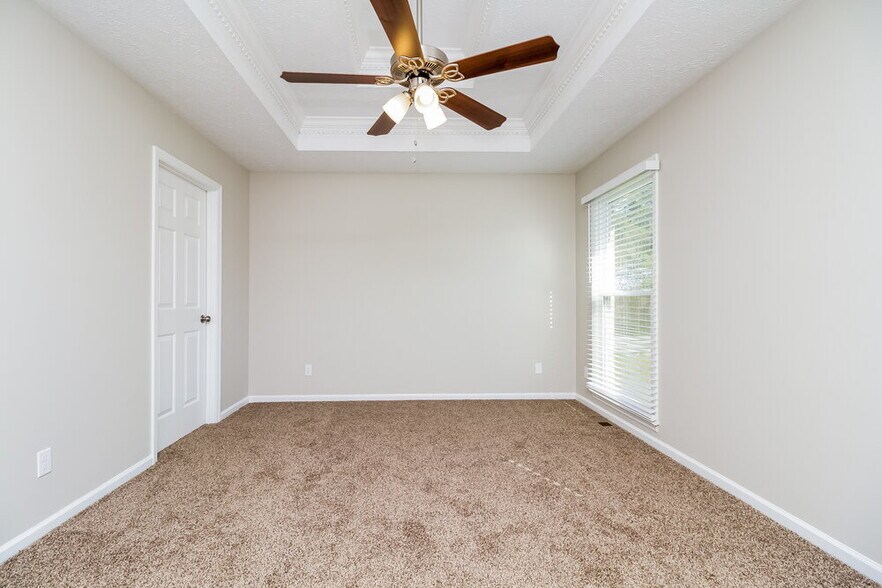 Building Photo - 412 Shadowood Dr