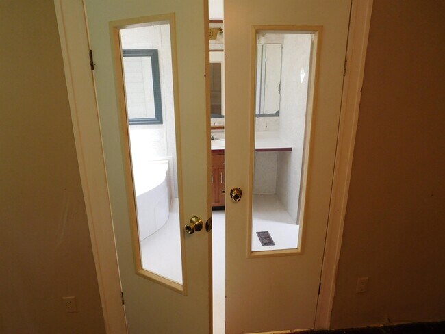 Building Photo - 511 Co Rd 267