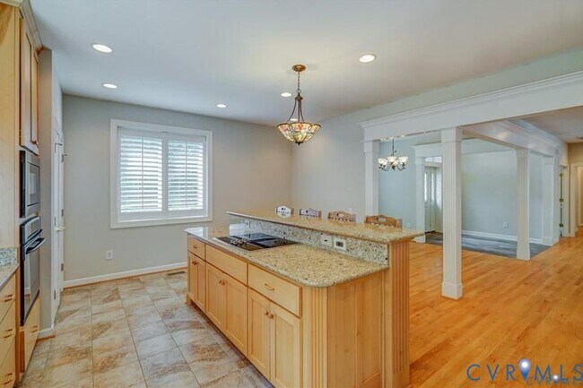 Building Photo - 4753 Royal Burgess Ct