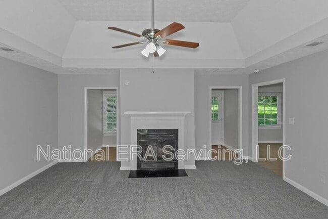 Building Photo - 213 Robin Ln