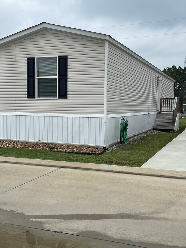 Building Photo - 20410 Telge Rd