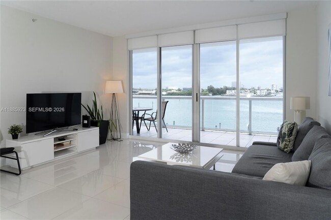 Building Photo - 17050 N Bay Rd