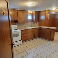 Building Photo - 2654 Tyler Ave