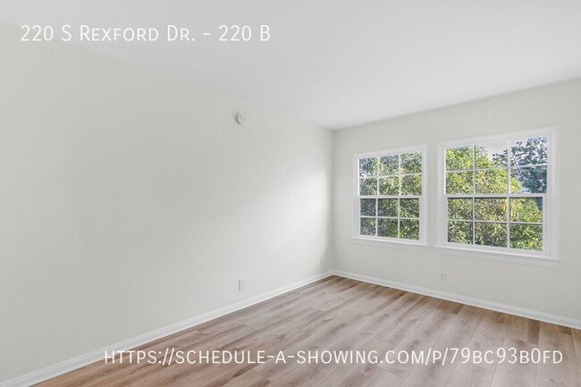 Building Photo - 220 Rexford Dr