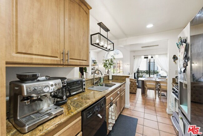 Building Photo - 2352 Archwood Ln