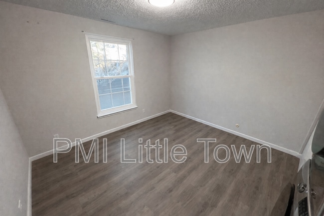 Building Photo - 2301 E Fremont Ave