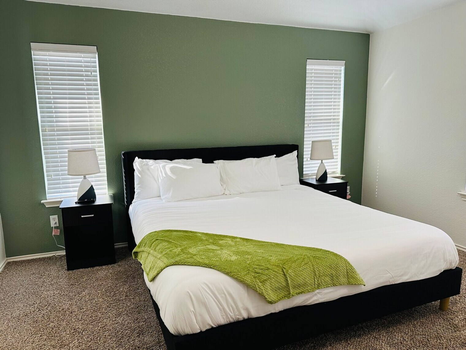 Building Photo - 3640 Sandy Brook Dr