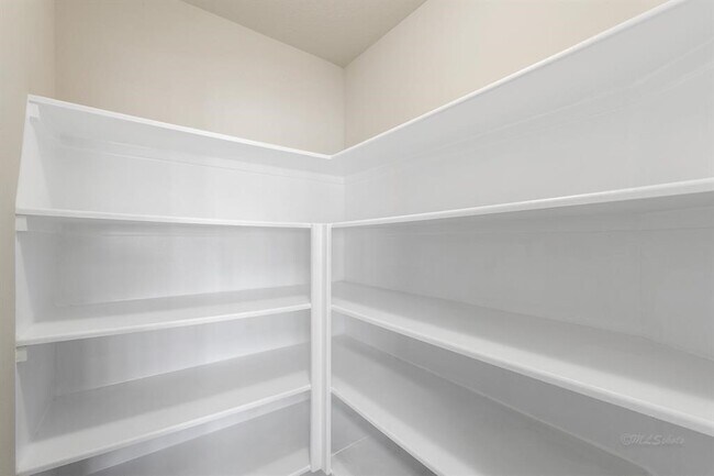 Building Photo - 19454 Plantation Cove Ln