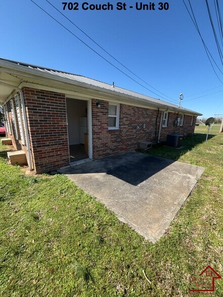 Building Photo - 416 Greggview St
