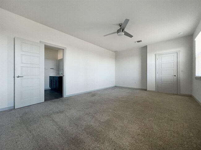 Building Photo - 4609 Tully Dr