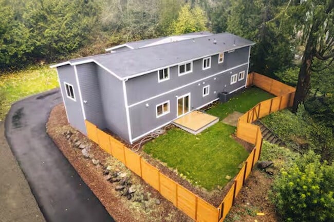 Building Photo - Spacious Modern Home for Rent in Burien / South Seattle